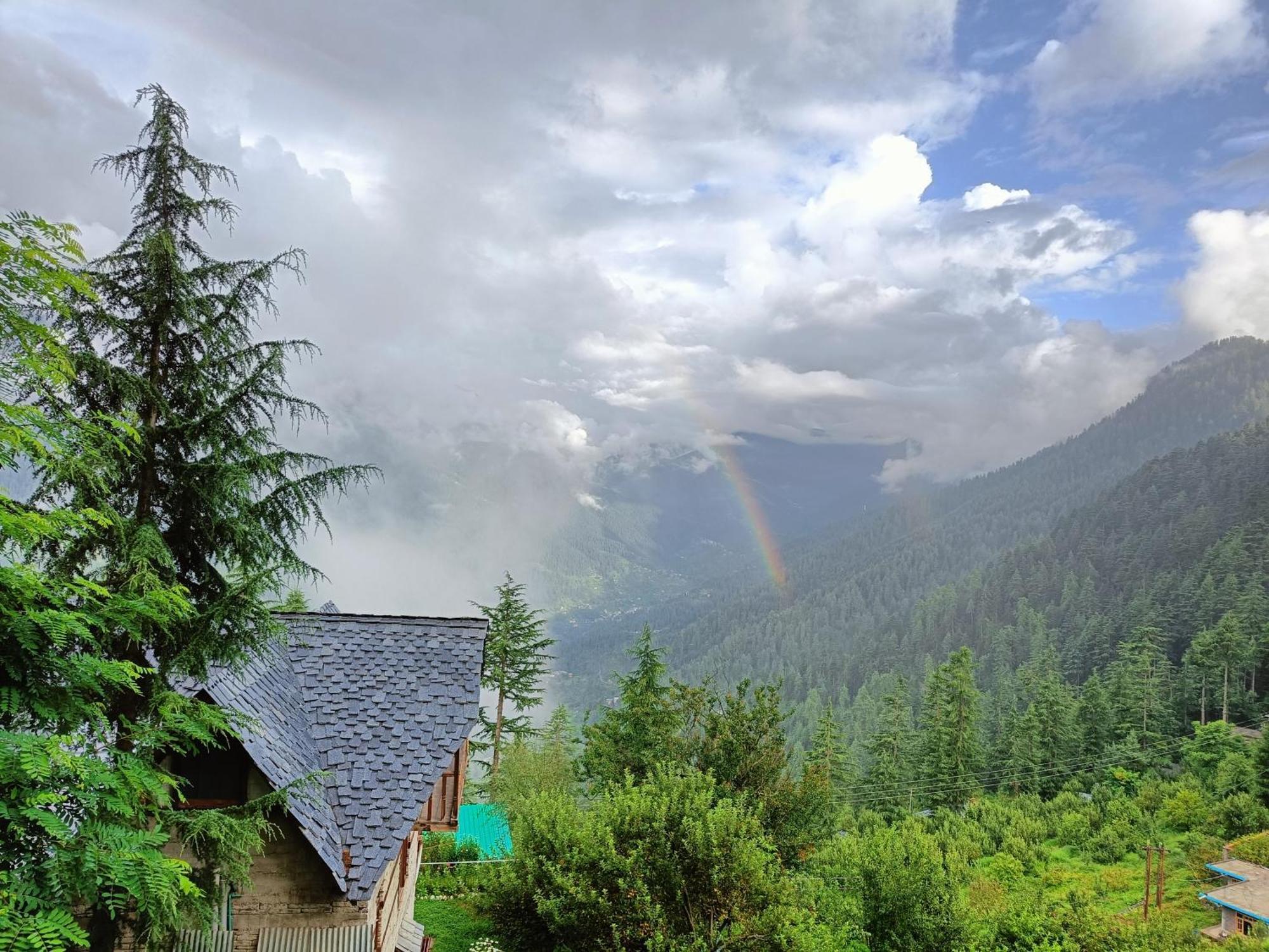 Ishan Log Huts-A Boutique Home Stay Banjār Eksteriør bilde