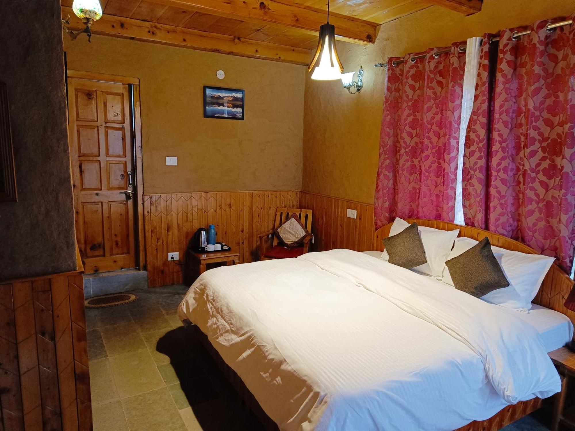 Ishan Log Huts-A Boutique Home Stay Banjār Eksteriør bilde